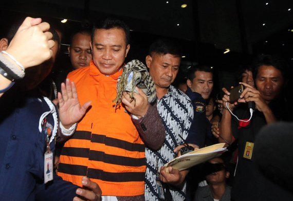 Ade Swara, Kantornya di Karawang Digeledah KPK